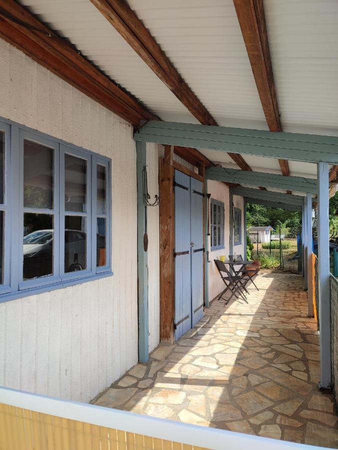 Chalet Dans La Foret....Adorable 1 Bedroom Chalet Surrounded By Woodland Pressignac Exteriör bild